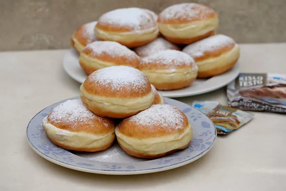Poletni-krofi_FALA-KVAS-2.webp