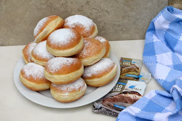 Poletni-krofi_FALA-KVAS-3.webp