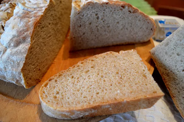 Mešan kruh s pirino moko