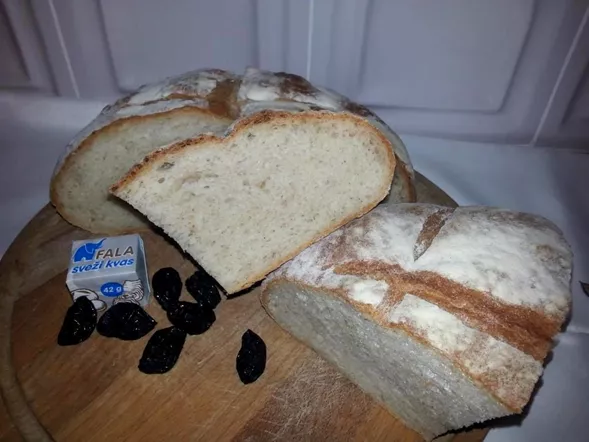Mešan polnozrnat kruh