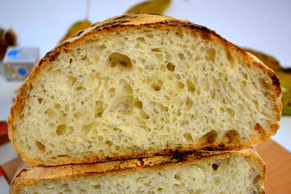 Beli kruh s kanadsko moko (Manitoba) in semeni kvinoje 2