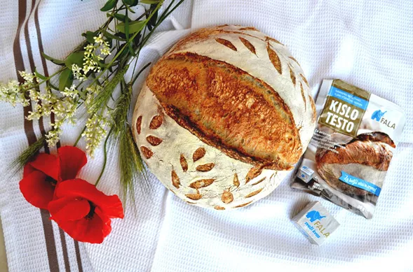 Pšenični kruh z rženo moko in sezamom