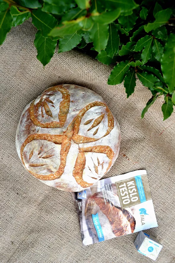 Pšenični kruh z rženo moko in semeni
