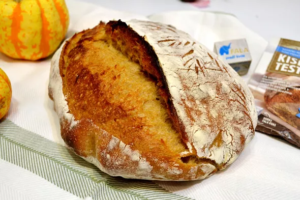 Bučni kruh s polnozrnato moko