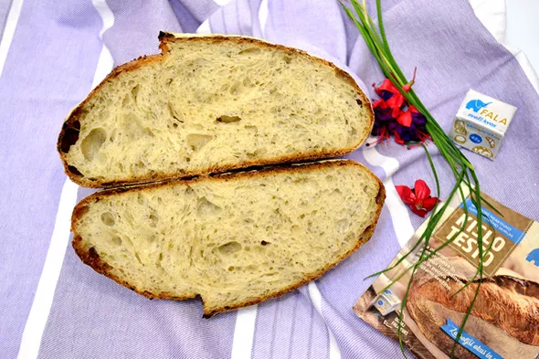 Mesan pirin kruh z drobnjakom_Fala Kislo Testo 4