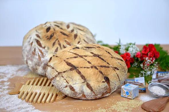Polbeli kruh s sezamom_Fala Kislo Testo 3